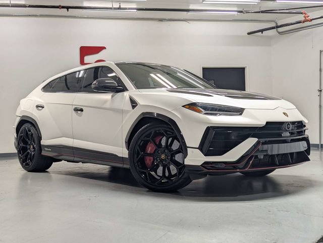 Used 2023 Lamborghini Urus Performante image 2