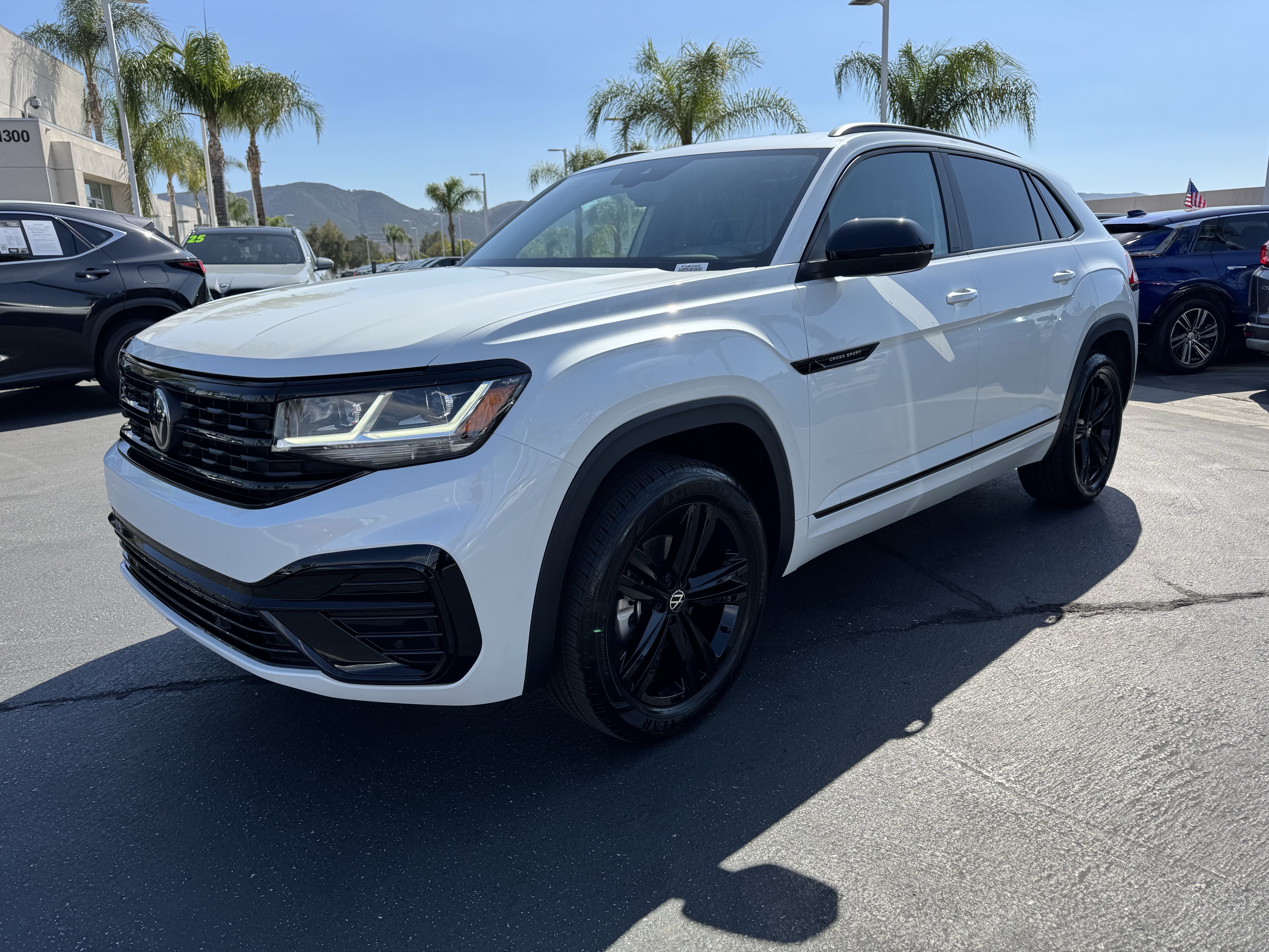 Certified 2023 Volkswagen Atlas Cross Sport SEL R-Line AWD/4WD image 8