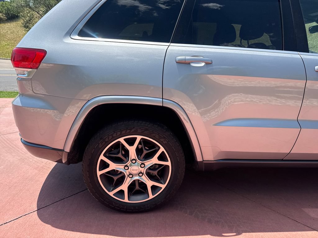 Used 2018 Jeep Grand Cherokee Limited AWD/4WD image 31