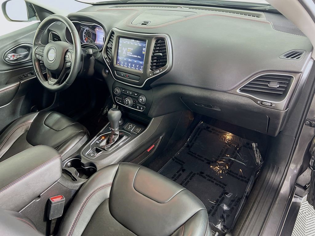Used 2019 Jeep Cherokee Trailhawk w/ Comfort/Convenience Group image 29