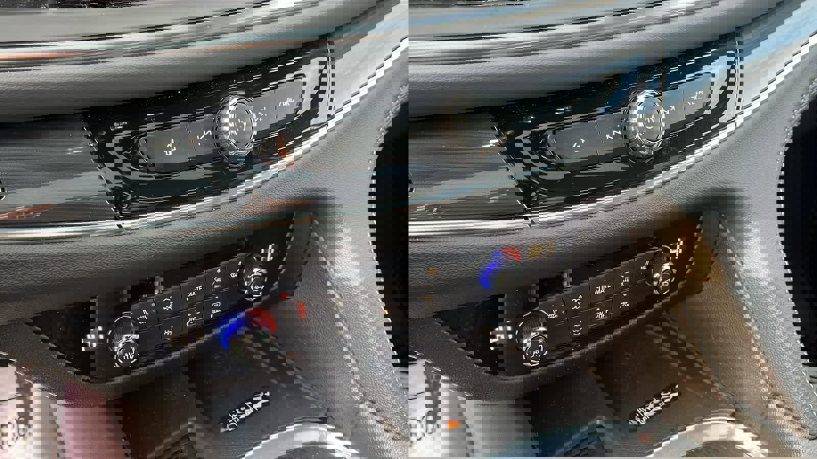 Used 2023 Buick Enclave Essence w/ Experience Buick Package image 19