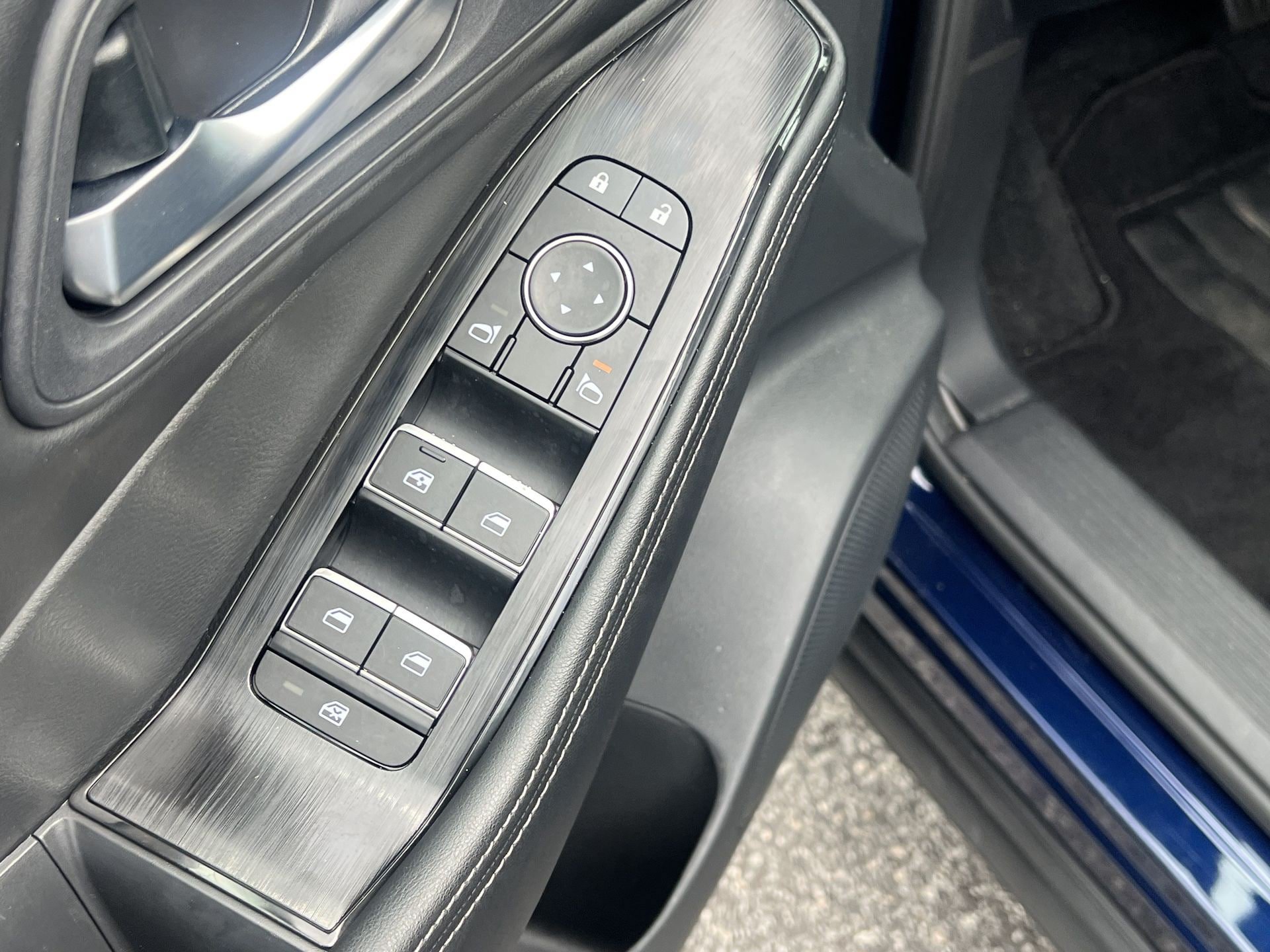 Certified 2026 Nissan Rogue SL FWD image 16