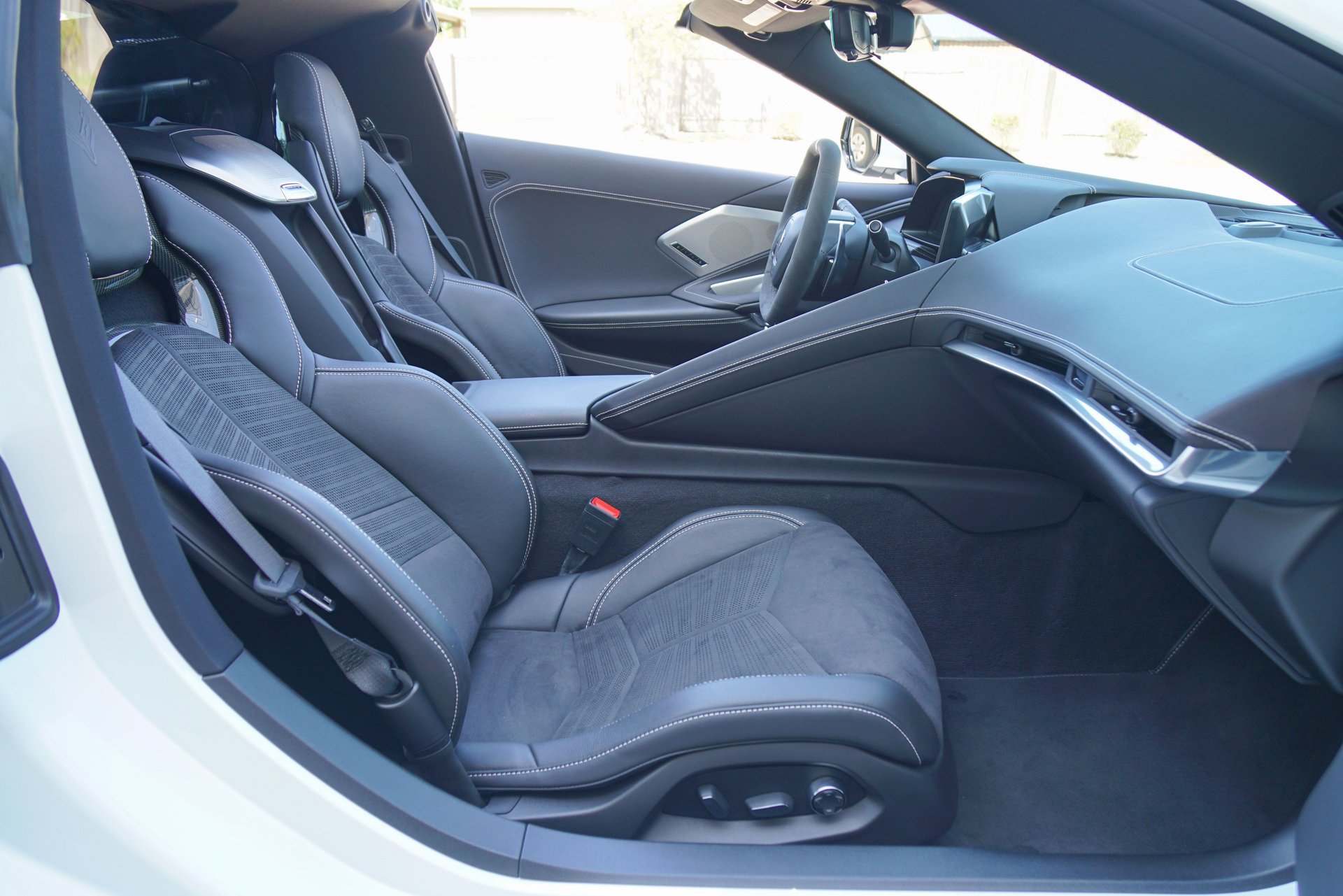 Used 2021 Chevrolet Corvette Stingray Preferred Cpe w/ Z51 Performance Package RWD image 32
