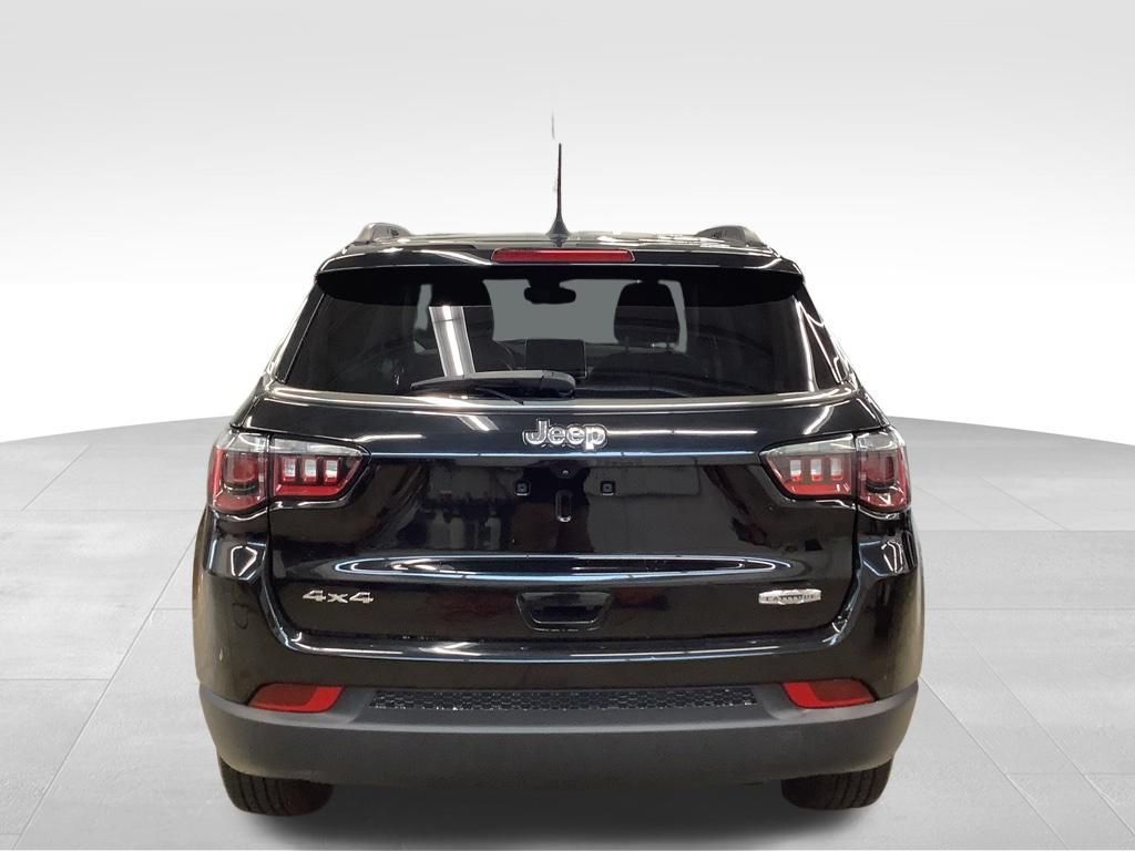 Used 2022 Jeep Compass Latitude w/ Convenience Group AWD/4WD image 29