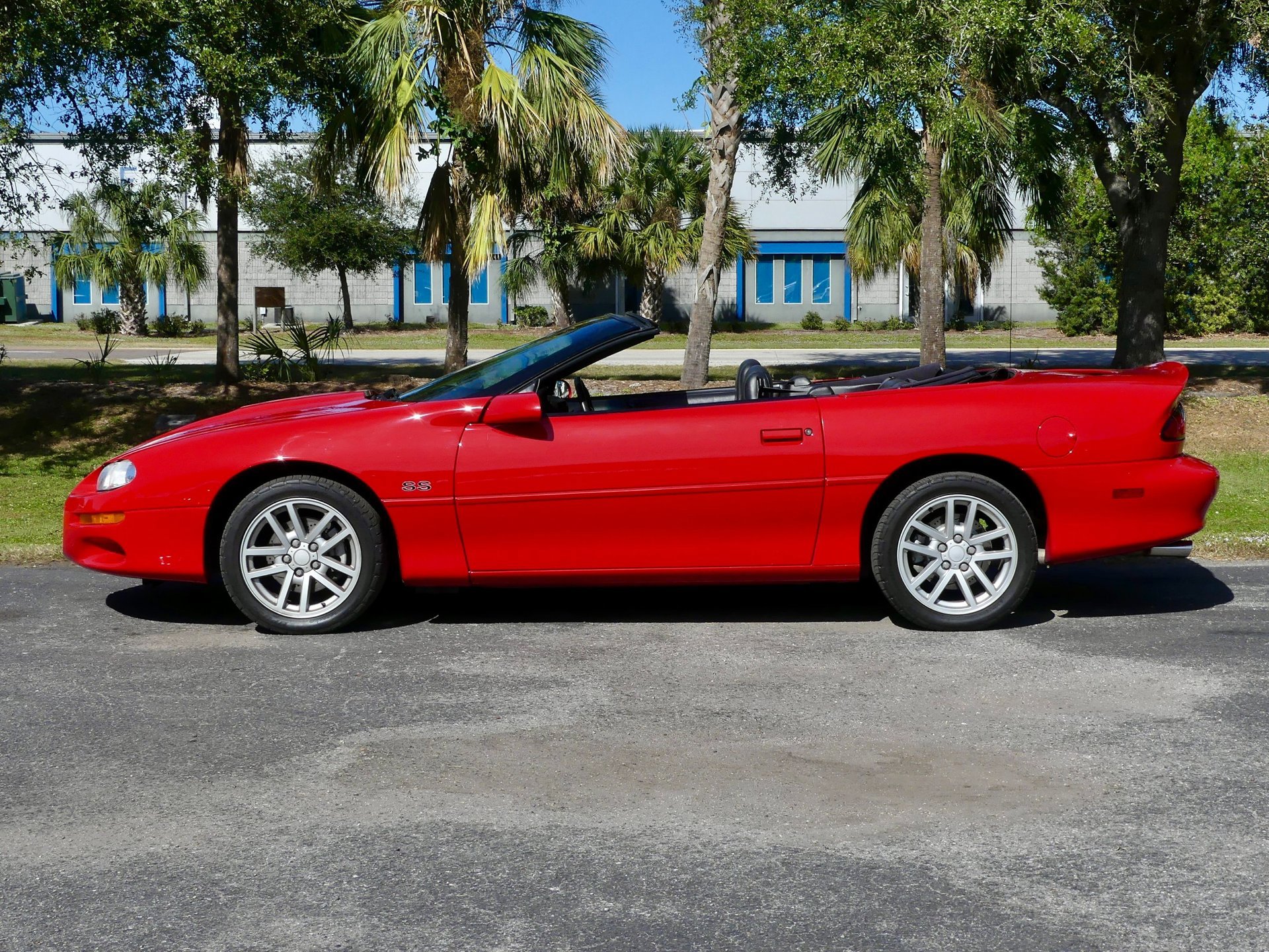 Used 2000 Chevrolet Camaro Z28 w/ SS Performance/Appearance Pkg image 13