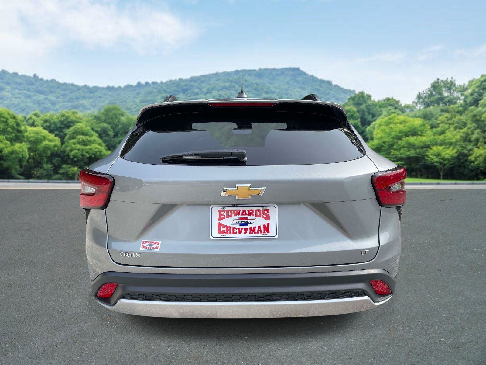 Used 2024 Chevrolet Trax LT FWD image 23