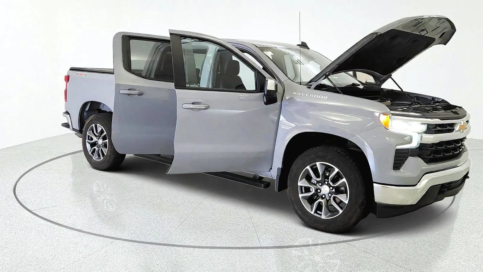Used 2024 Chevrolet Silverado 1500 LT AWD/4WD image 11