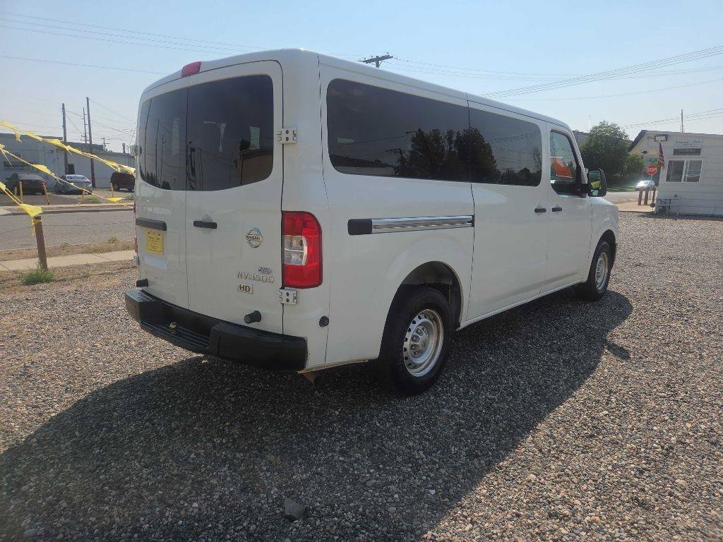 Used 2016 Nissan NV 3500 S RWD image 4