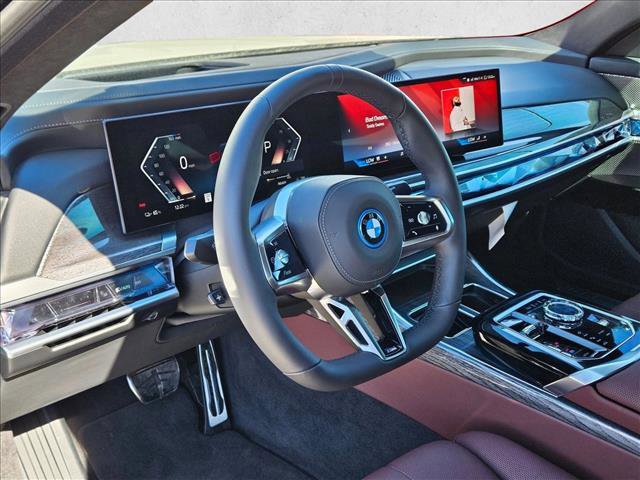 New 2025 BMW i7 xDrive60 w/ M Sport Package RWD image 3
