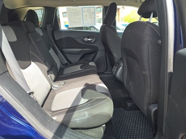 Used 2016 Jeep Cherokee Sport w/ Cold Weather Group image 39