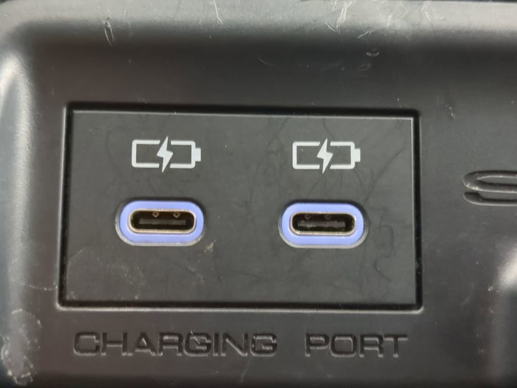 Used 2025 Toyota Sienna XLE image 17