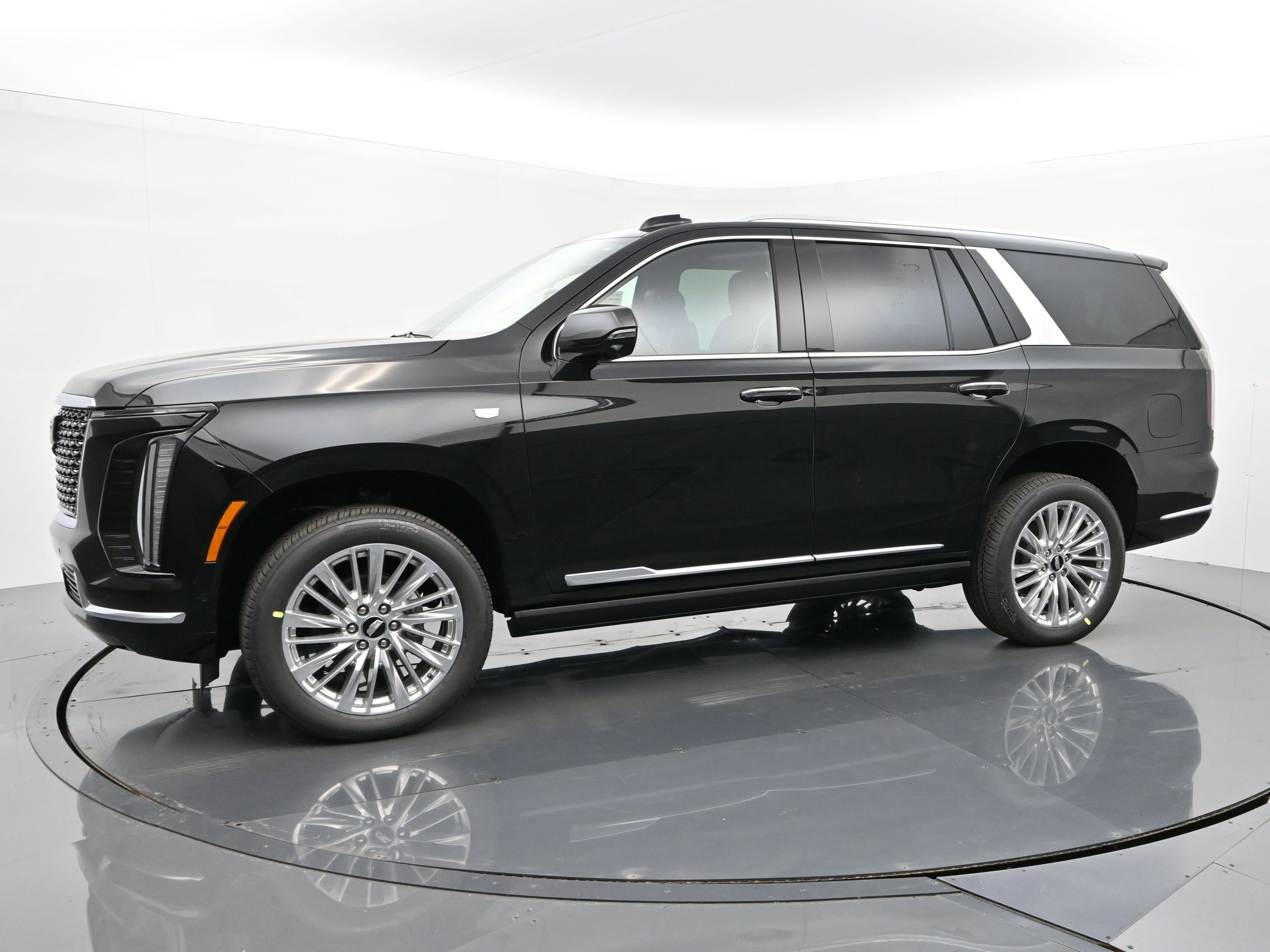New 2026 Cadillac Escalade Luxury image 2
