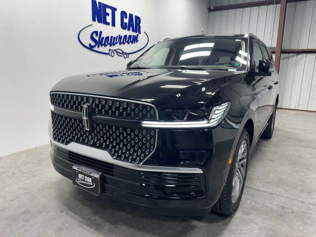 Used 2025 Lincoln Navigator Reserve AWD/4WD image 8