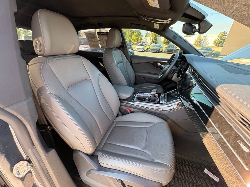 Used 2023 Audi Q8 Premium Plus AWD/4WD image 30