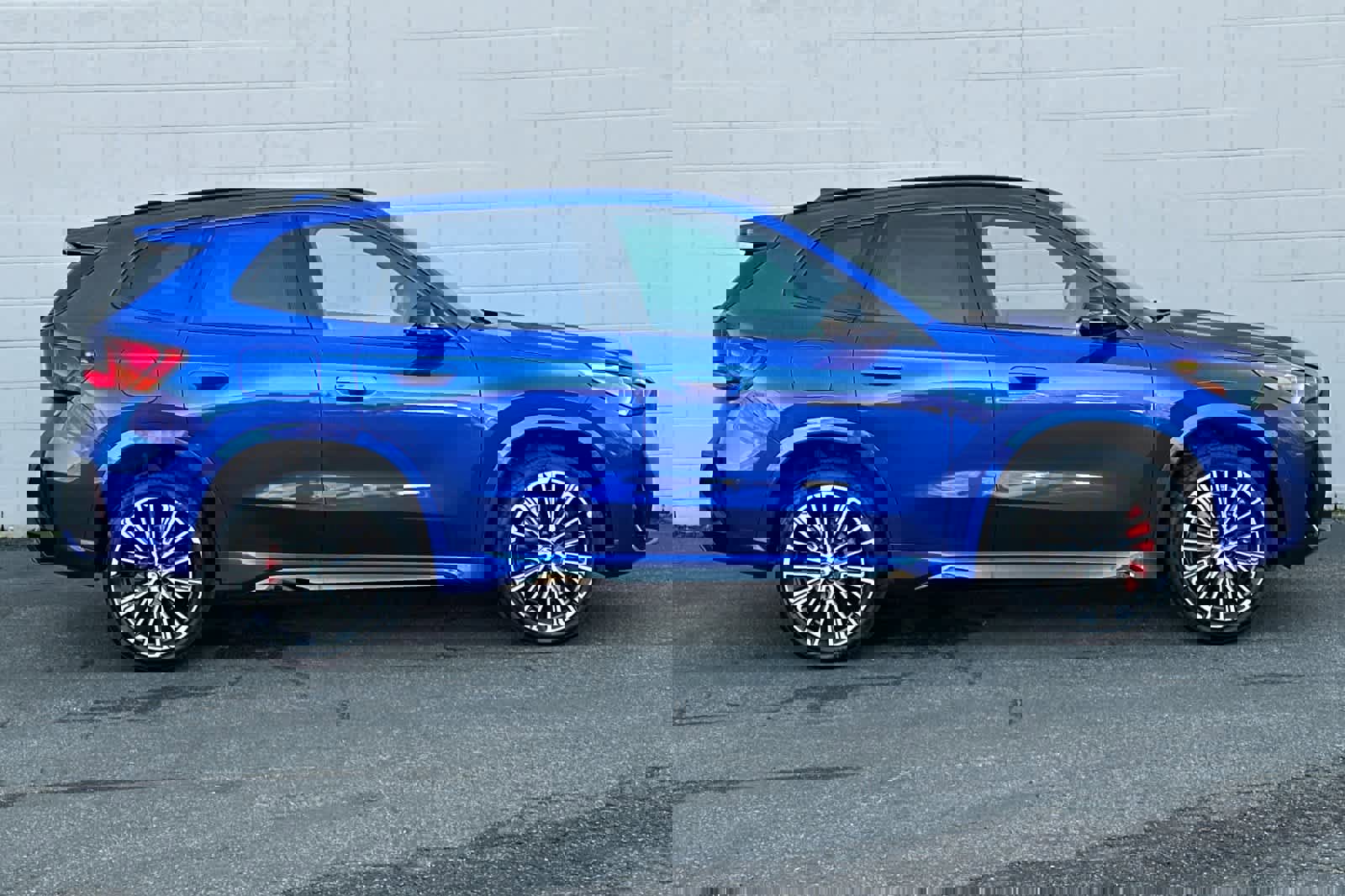 Used 2025 BMW X1 xDrive28i w/ Premium Package image 6