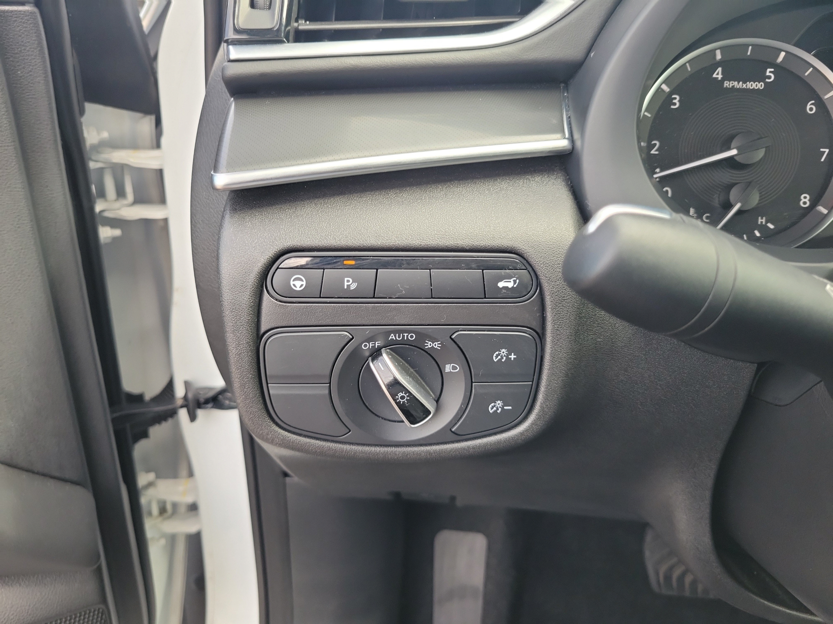 Certified 2025 INFINITI QX50 Luxe AWD/4WD image 17