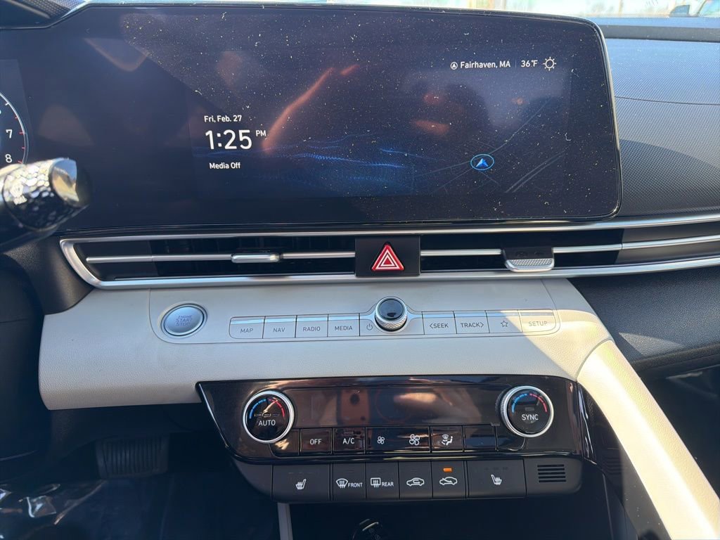 Used 2023 Hyundai Elantra Limited image 24