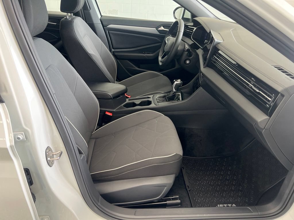 Used 2026 Volkswagen Jetta Sport FWD image 34