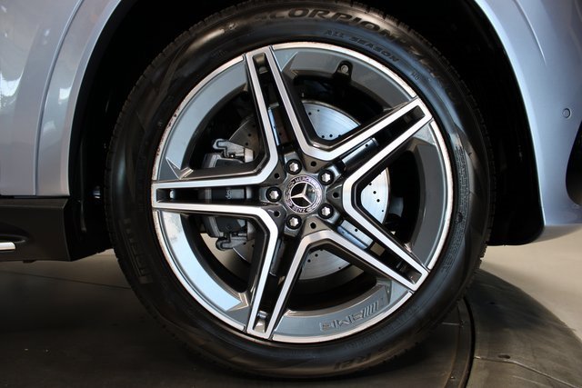 Used 2025 Mercedes-Benz GLS 450 4MATIC w/ AMG Line Exterior image 37