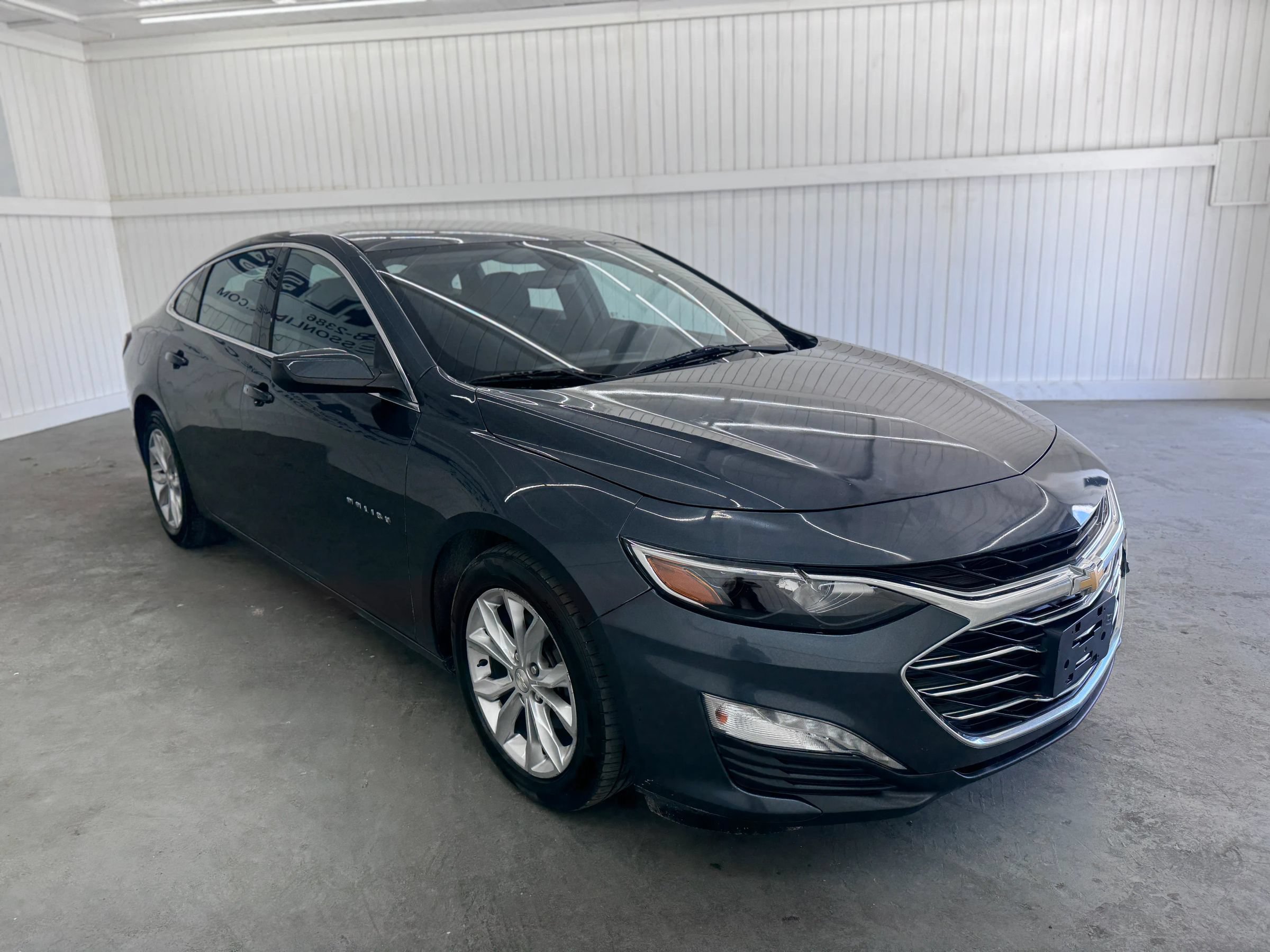 Used 2020 Chevrolet Malibu LT FWD image 3