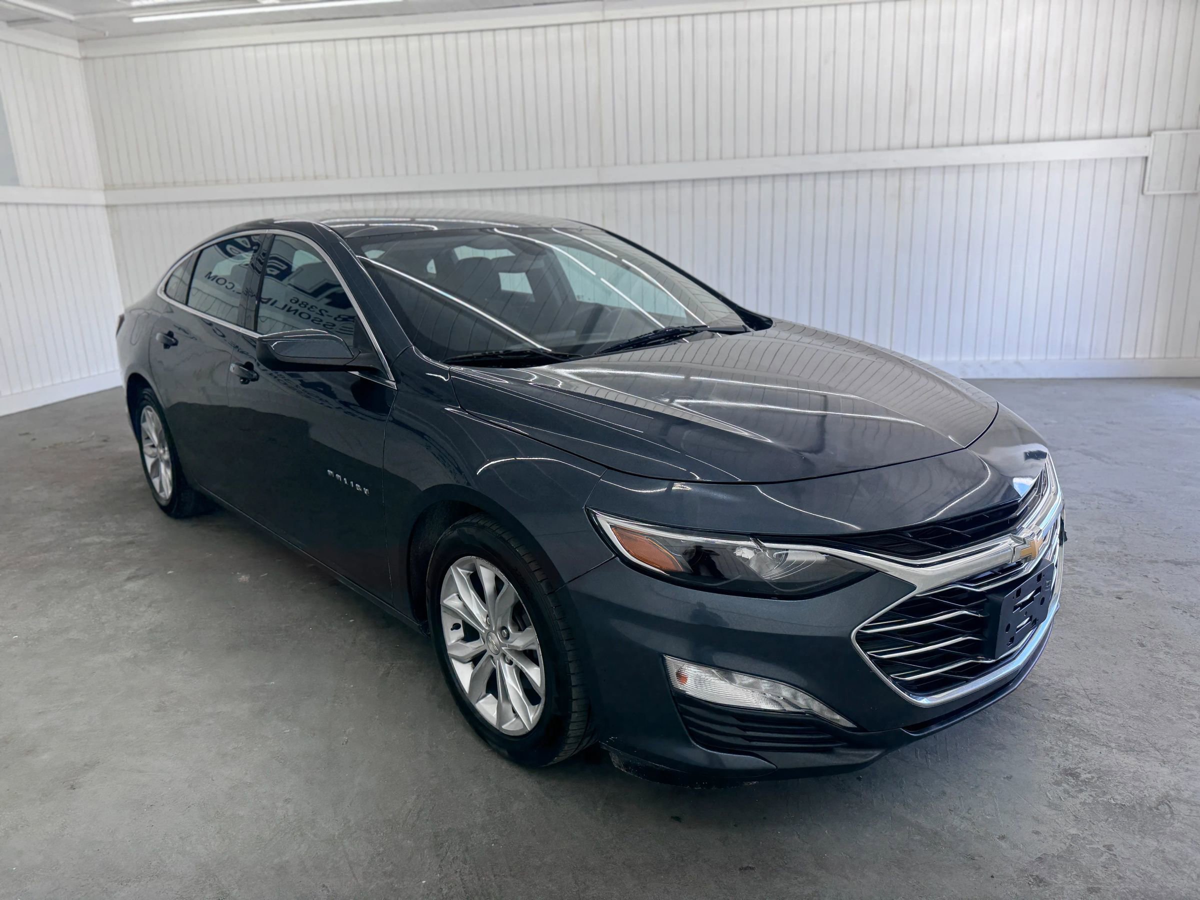 Used 2020 Chevrolet Malibu LT image 3