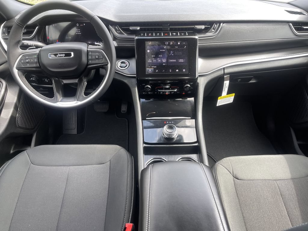 New 2026 Jeep Grand Cherokee Laredo AWD/4WD image 13