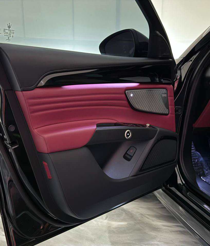 Used 2023 Maserati Grecale Modena AWD/4WD image 19