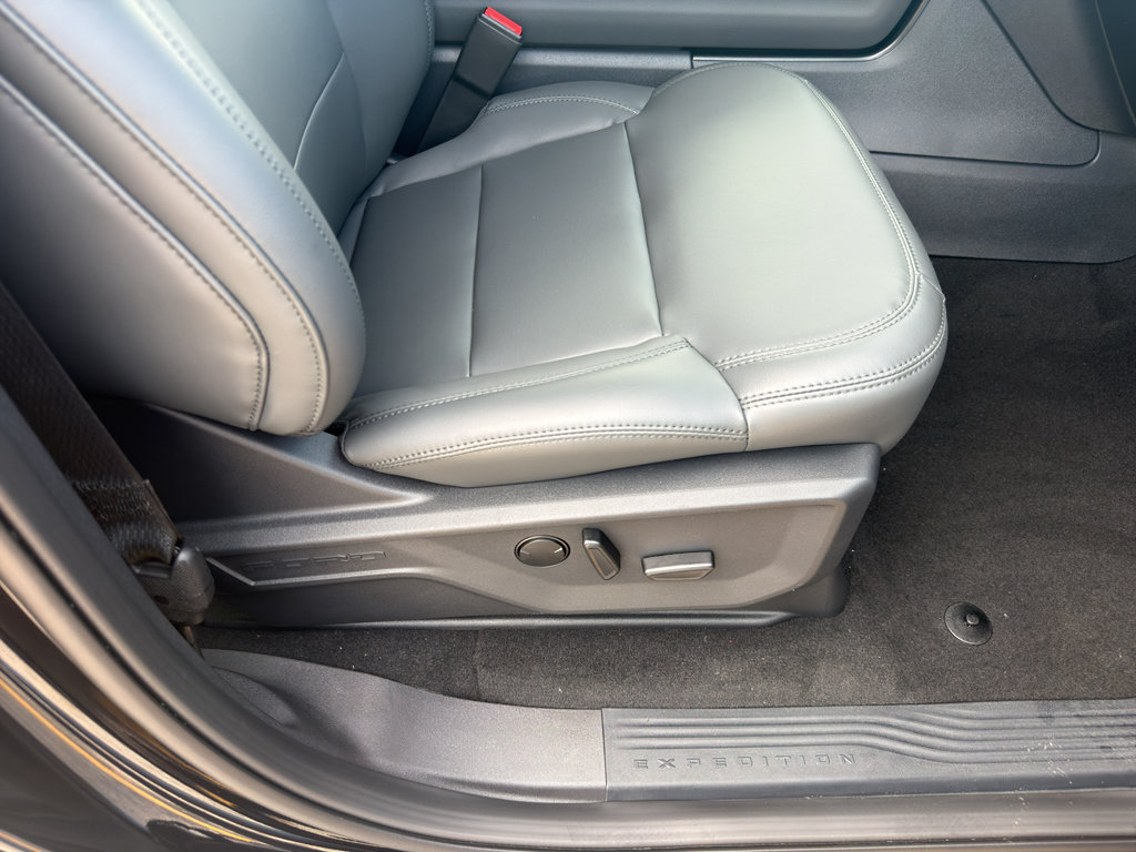 New 2026 Ford Expedition Active RWD image 12