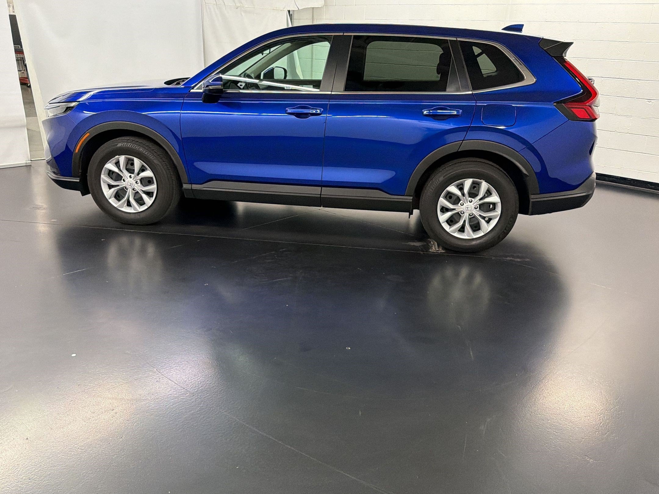 Certified 2025 Honda CR-V LX image 2