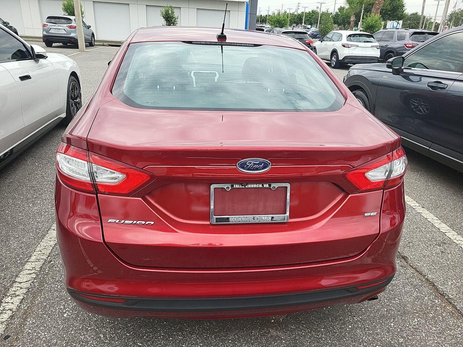 Used 2016 Ford Fusion SE w/ SE Cold Weather Package FWD image 6