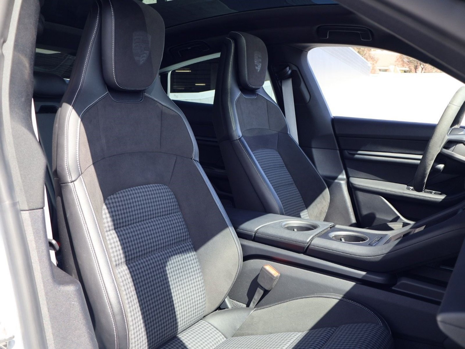 Certified 2025 Porsche Taycan w/ Storage Package RWD image 24