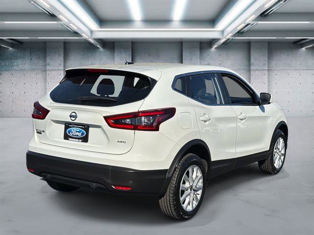Used 2022 Nissan Rogue Sport S image 4