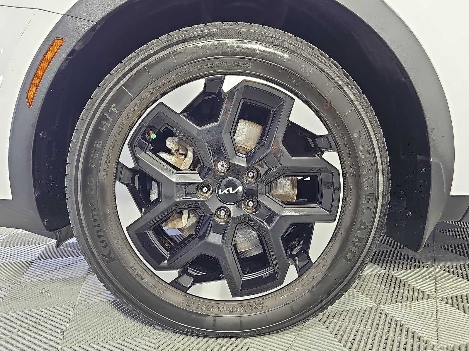 Used 2024 Kia Sorento S FWD image 10