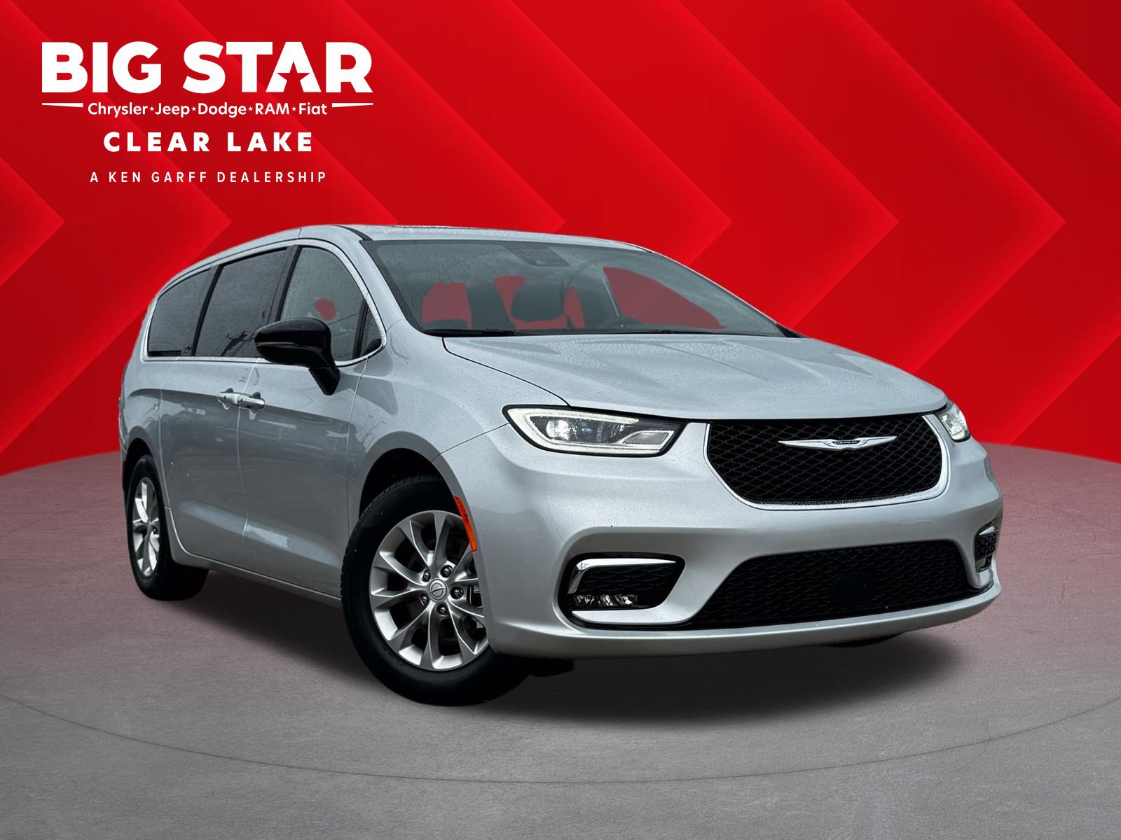 Used 2026 Chrysler Pacifica Limited FWD image 1
