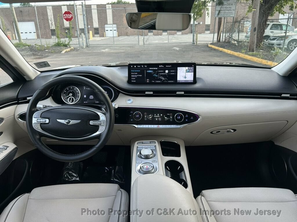 Used 2022 Genesis GV70 2.5T w/ Advanced Package AWD/4WD image 39