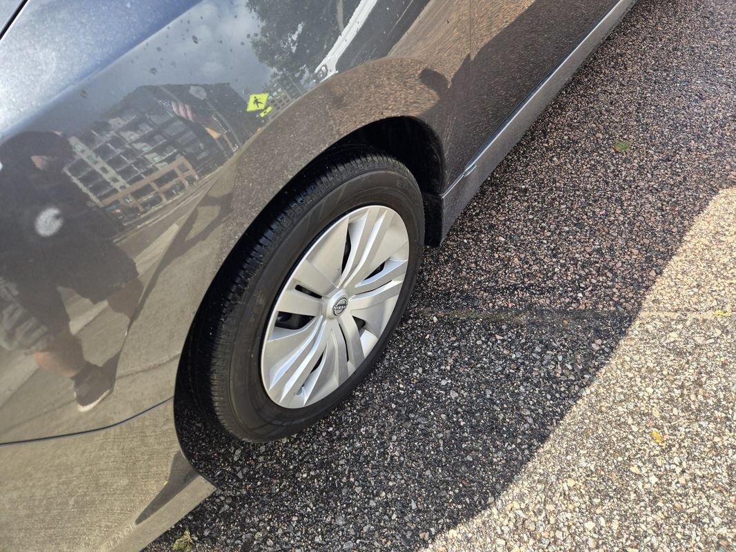 Used 2025 Nissan Leaf S FWD image 6
