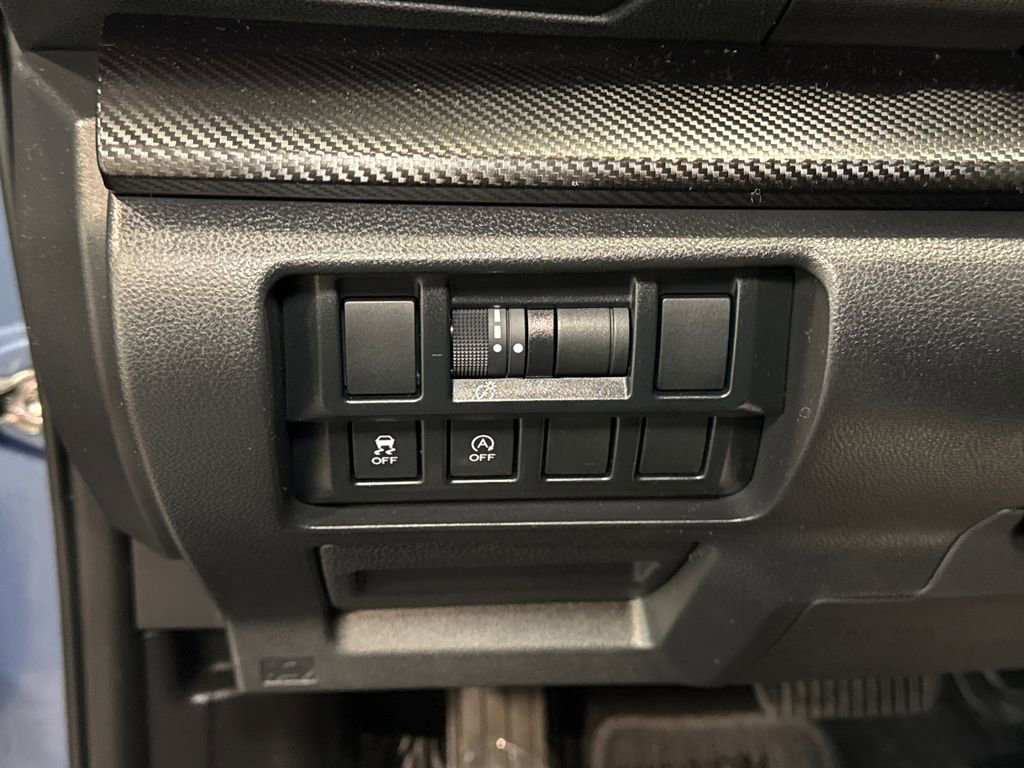 Used 2021 Subaru Crosstrek 2.0i AWD/4WD image 23