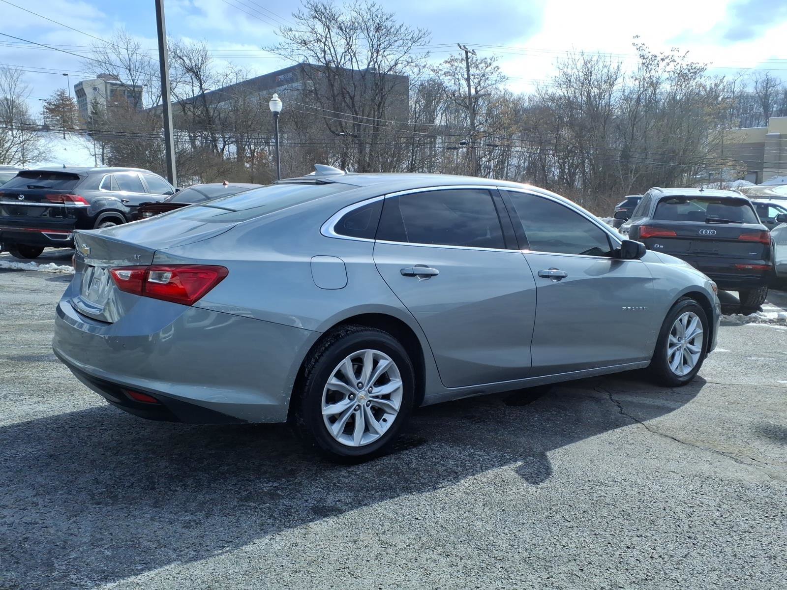 Used 2025 Chevrolet Malibu LT image 4