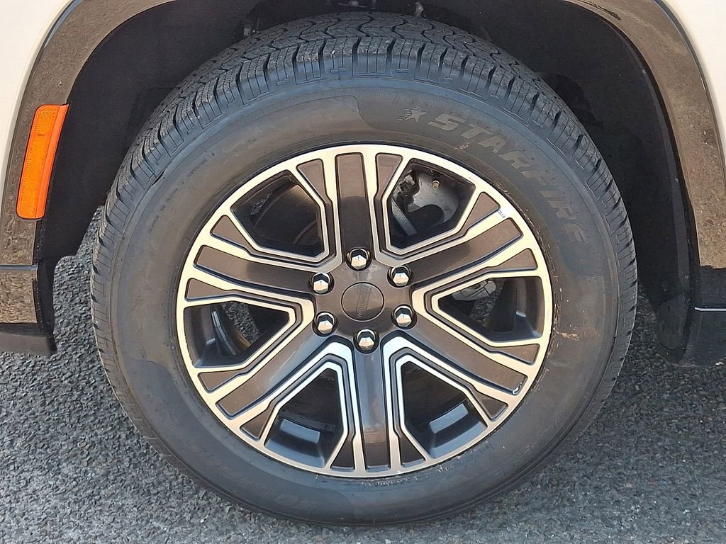 Used 2024 Jeep Wagoneer L Series II w/ Flexible Seating Group image 29