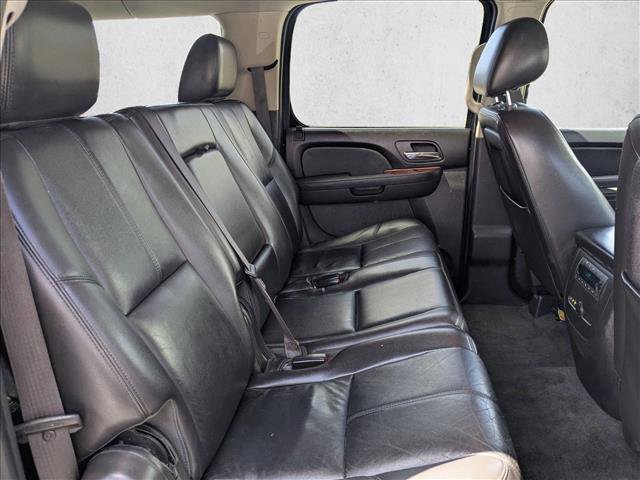 Used 2013 Chevrolet Suburban LT RWD image 20