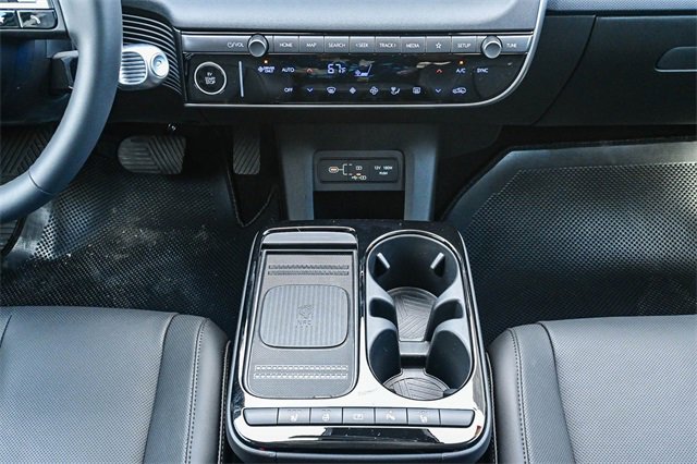 Certified 2025 Hyundai Ioniq 5 SEL image 15