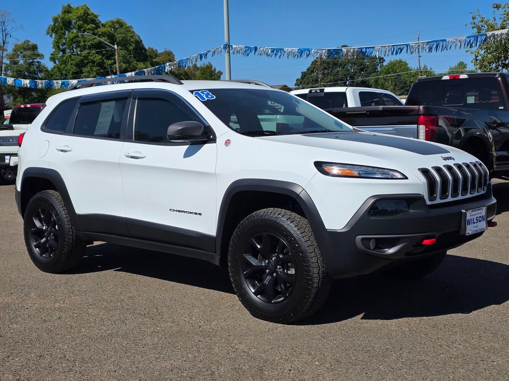 Used 2018 Jeep Cherokee Trailhawk AWD/4WD image 31