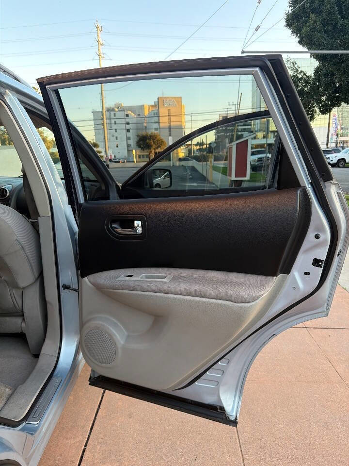 Used 2013 Nissan Rogue SV w/ Premium Pkg image 23