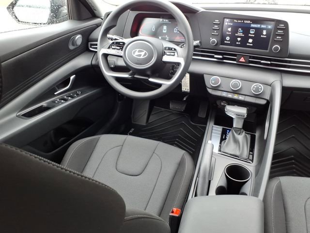 New 2026 Hyundai Elantra SE FWD image 4