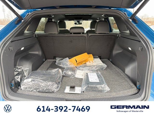 New 2026 Volkswagen Atlas Cross Sport SEL Premium R-Line image 16