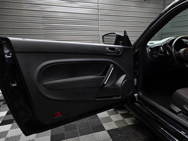 Used 2019 Volkswagen Beetle 2.0T S FWD image 29