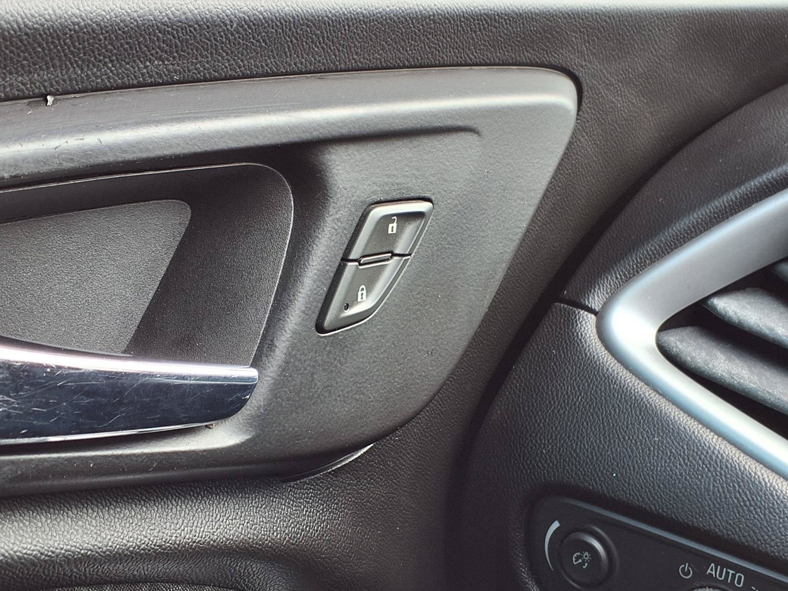 Used 2018 Chevrolet Malibu LS FWD image 23