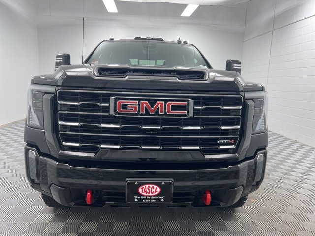 Used 2024 GMC Sierra 3500 AT4 w/ AT4 Premium Plus Package image 3
