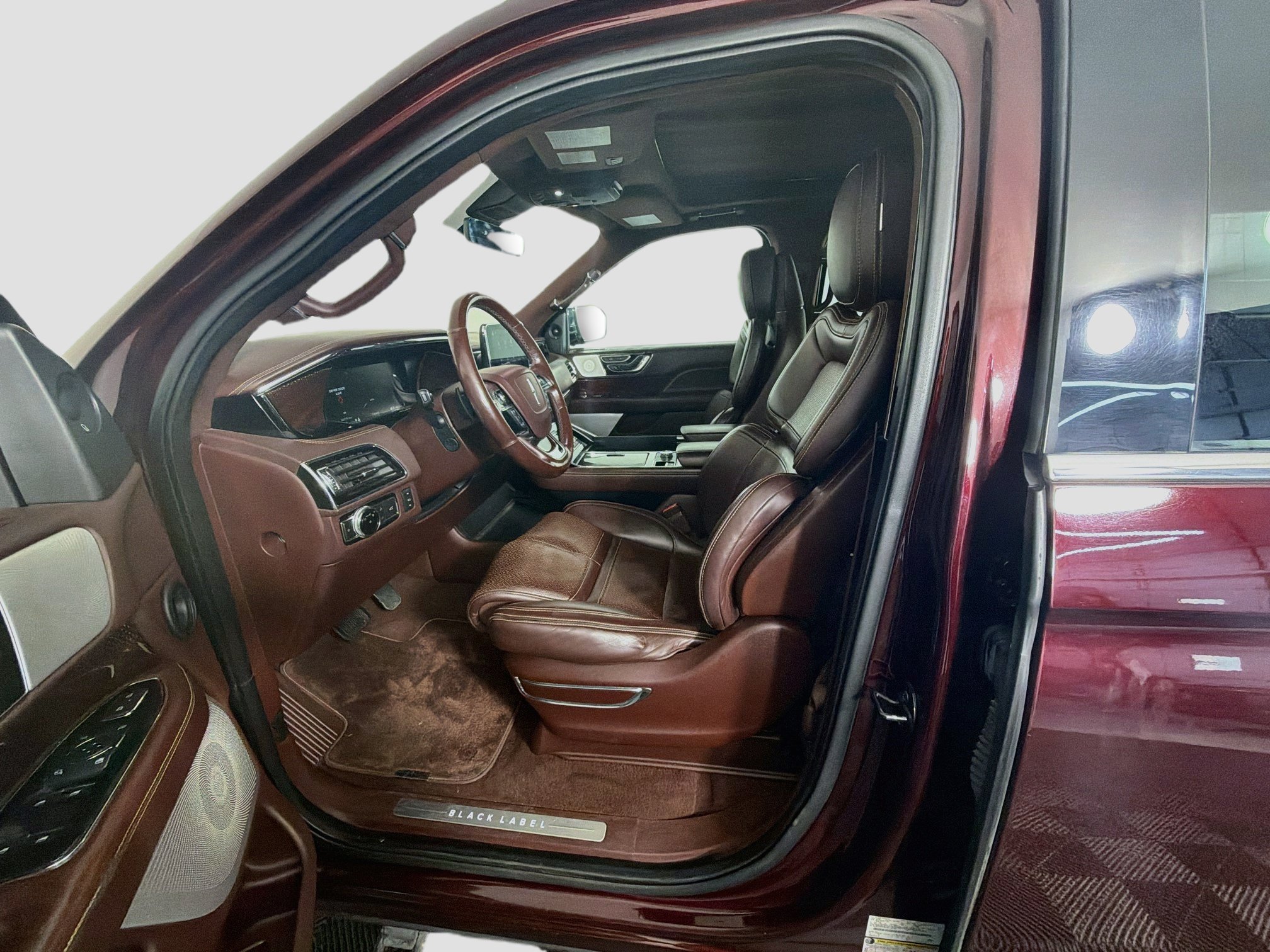 Used 2018 Lincoln Navigator L Black Label w/ Cargo Package AWD/4WD image 13
