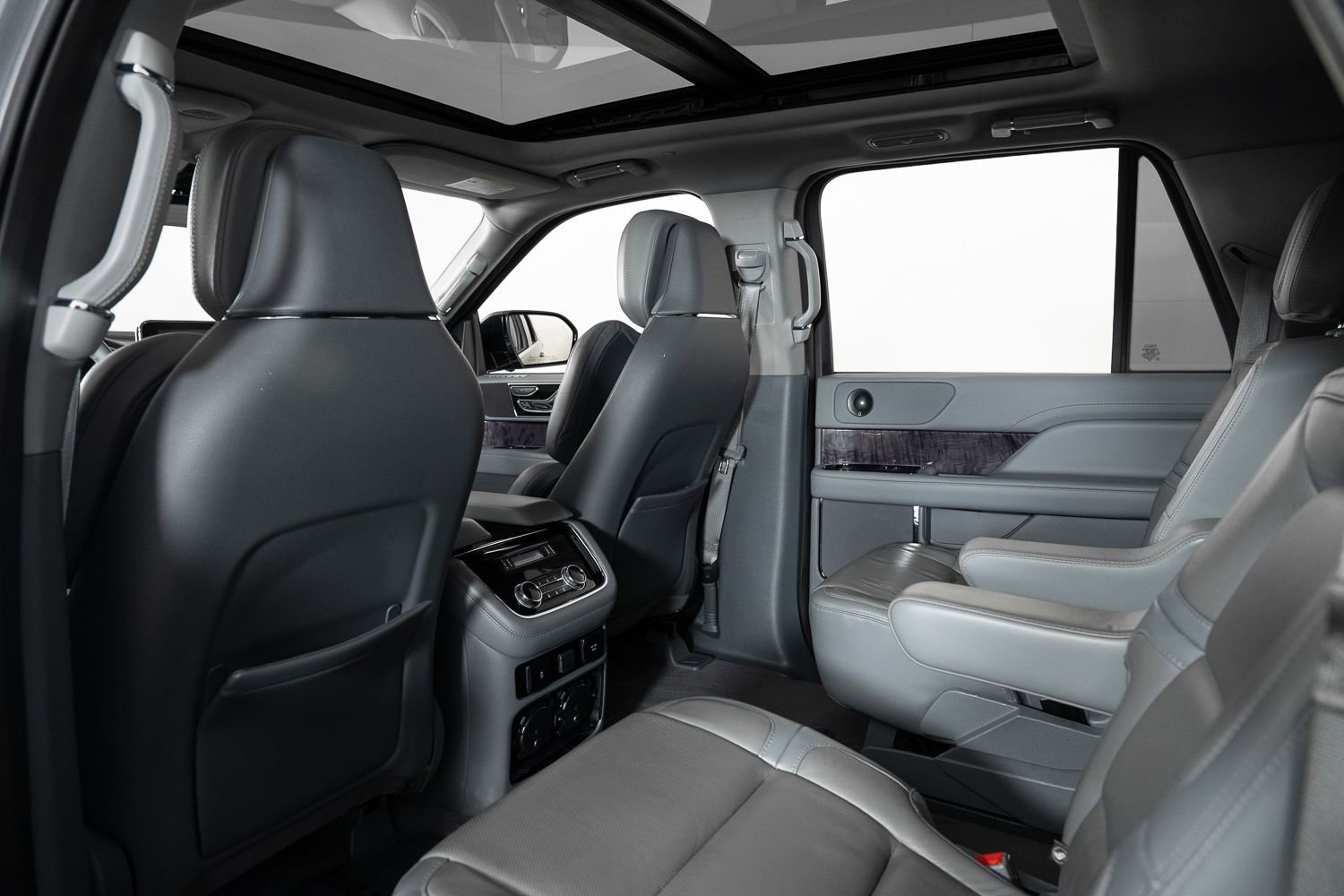Used 2021 Lincoln Navigator L Reserve AWD/4WD image 16